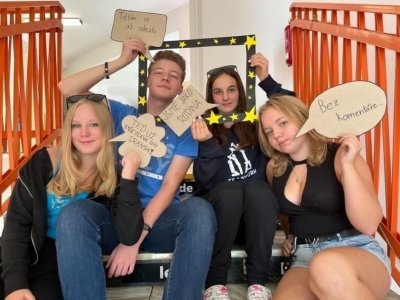 Výtvarný fotokoutek - huráá jsme v devítce