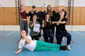 Postup florbalistek do krajského kola!