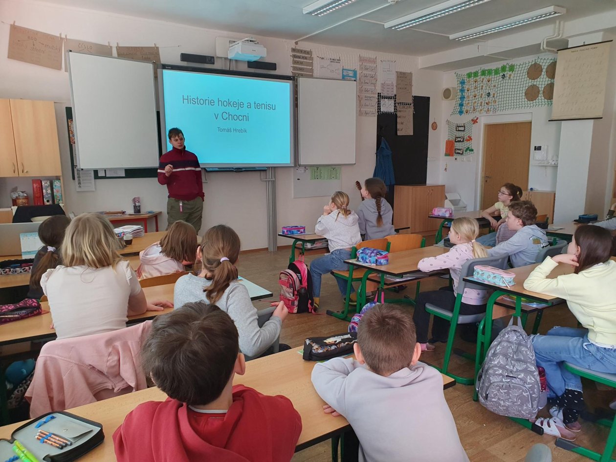 Historie choceňského hokeje a tenisu ve 4.C