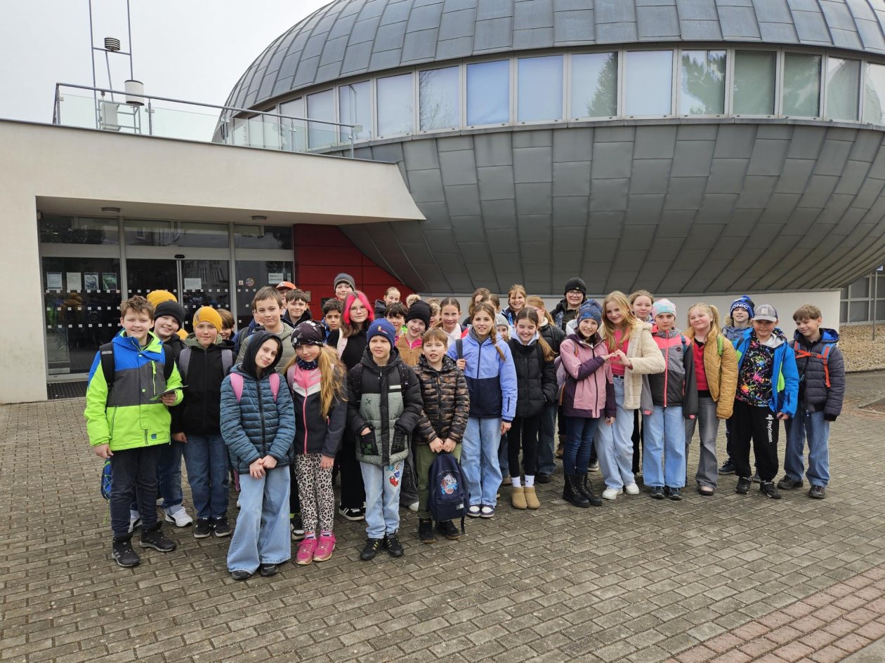 Zkoumáme vesmír - 5.A a 5.C v planetáriu