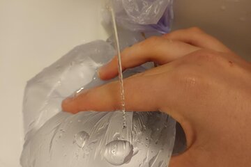 FYZIKA 7.ABC - Účinky gravitační síly Země na kapalinu