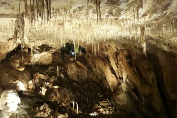 9.A a 9.B na exkurzi v podzemí - Javoříčské jeskyně